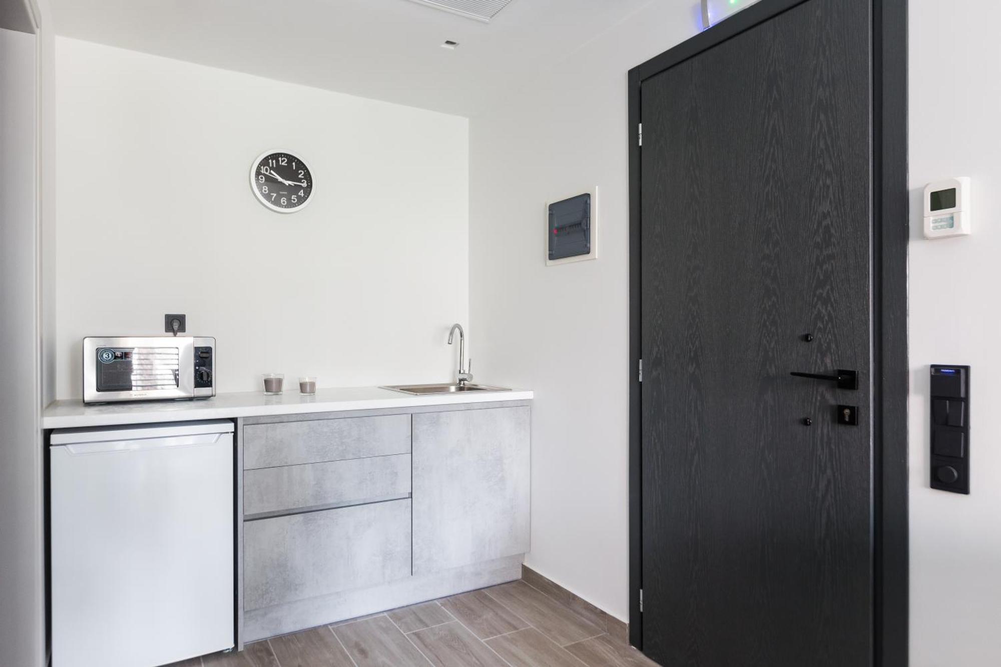12 Reasons Why Metaxourgeio Aparthotel Athens Exterior photo